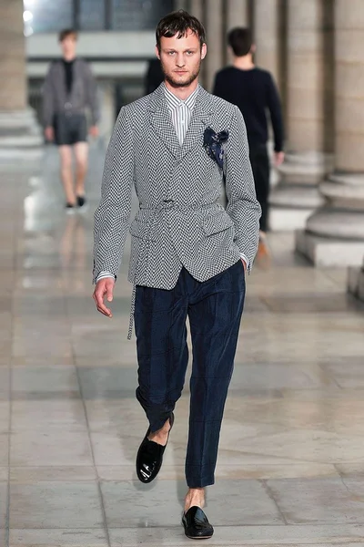 Look 39